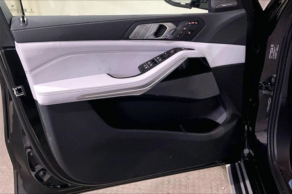 new 2026 BMW X7 car, priced at $98,450