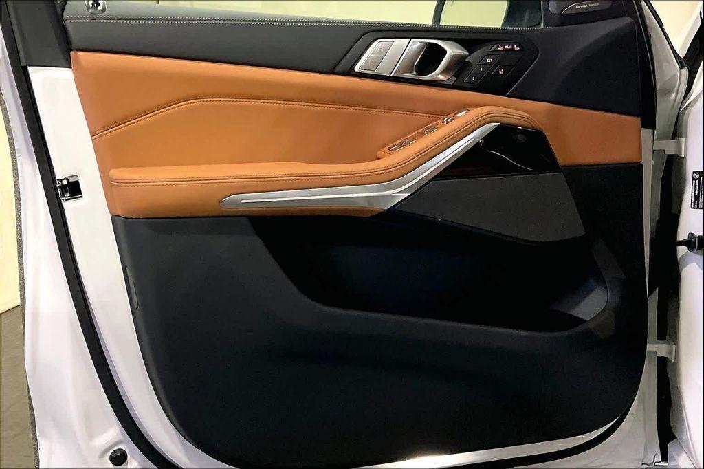 new 2026 BMW X7 car, priced at $93,965