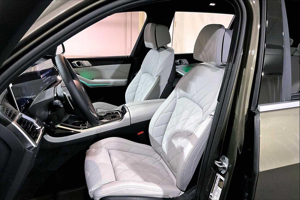 new 2026 BMW X7 car, priced at $93,430