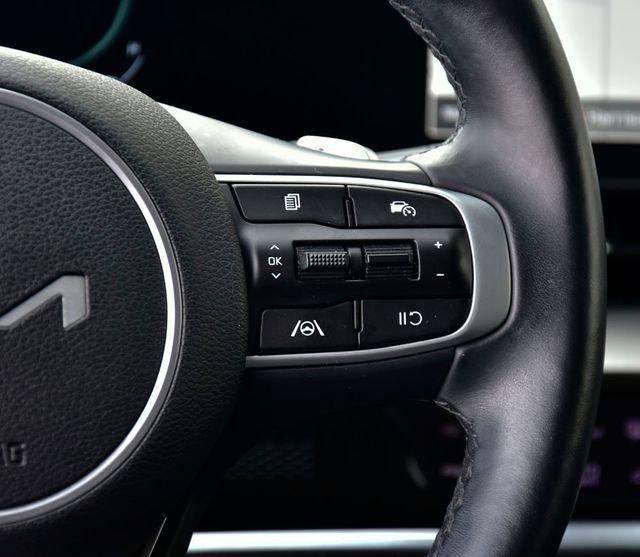 used 2023 Kia Sportage Hybrid car, priced at $25,900