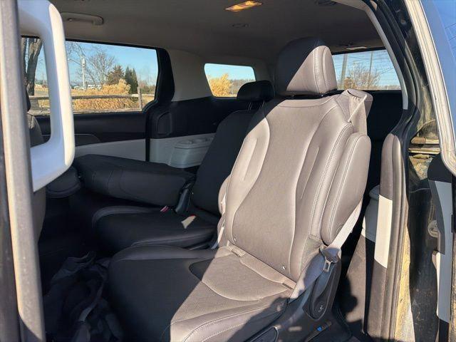 used 2024 Kia Carnival car, priced at $30,500