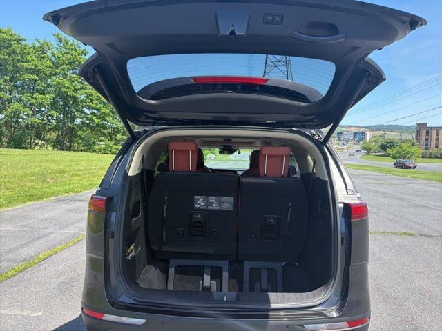 used 2022 Kia Carnival car, priced at $29,899