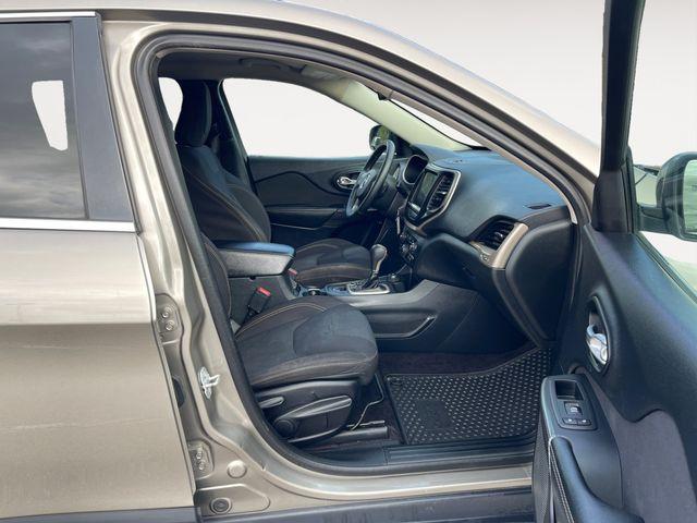 used 2016 Jeep Cherokee car, priced at $7,950