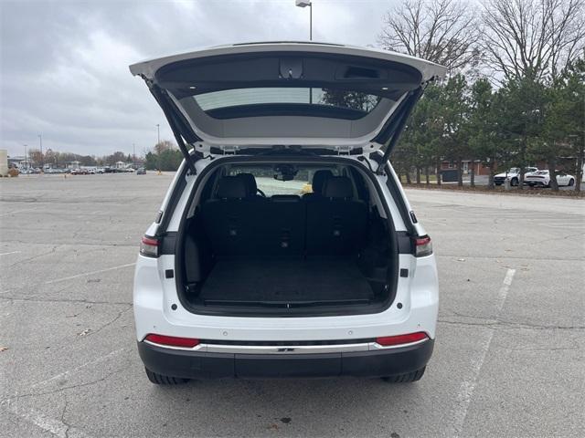 used 2023 Jeep Grand Cherokee car, priced at $29,399