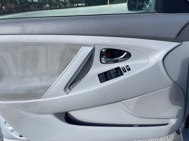 used 2007 Toyota Camry Hybrid car, priced at $2,384