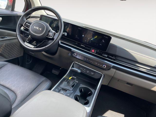 used 2025 Kia Carnival car, priced at $33,546