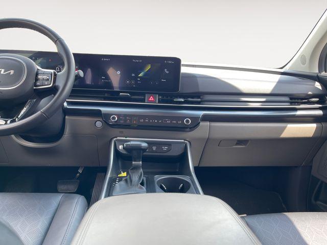 used 2025 Kia Carnival car, priced at $33,546
