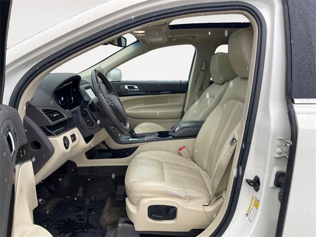 used 2013 Lincoln MKT car, priced at $9,341