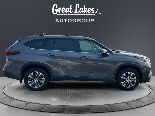 used 2024 Toyota Highlander Hybrid car, priced at $40,988