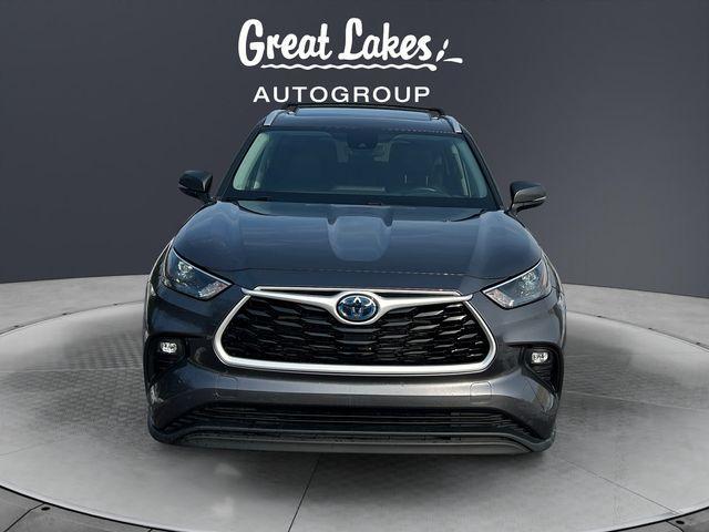used 2024 Toyota Highlander Hybrid car, priced at $40,988