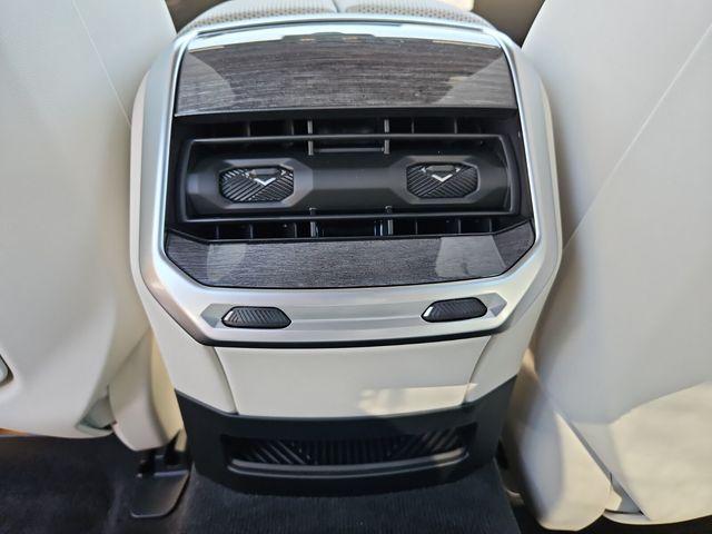 new 2025 BMW 760 car, priced at $128,450