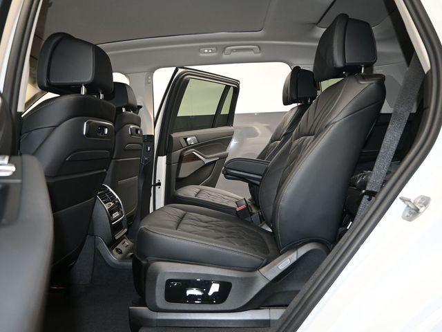 new 2026 BMW X7 car, priced at $94,475