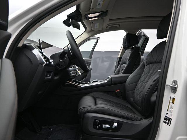 new 2026 BMW X7 car, priced at $94,475