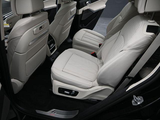 new 2026 BMW X7 car, priced at $98,100