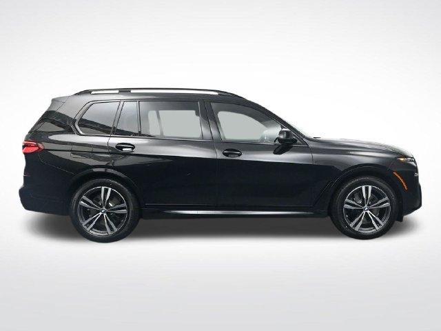 new 2027 BMW X7 car, priced at $102,129