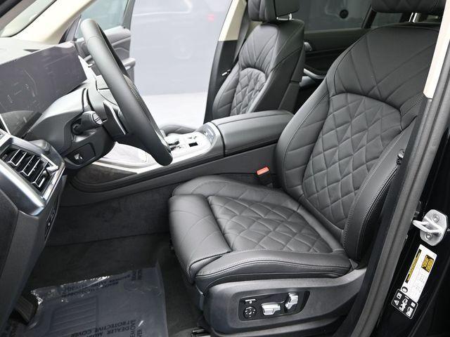 new 2026 BMW X7 car, priced at $100,880