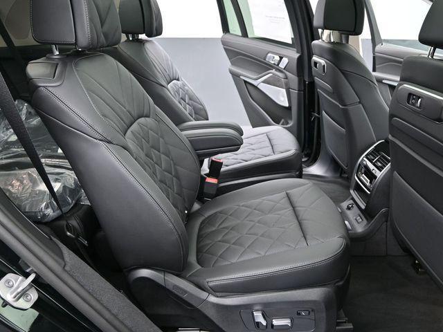 new 2026 BMW X7 car, priced at $100,880