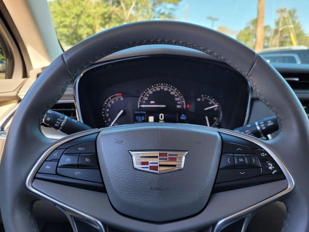 used 2017 Cadillac XT5 car, priced at $16,658