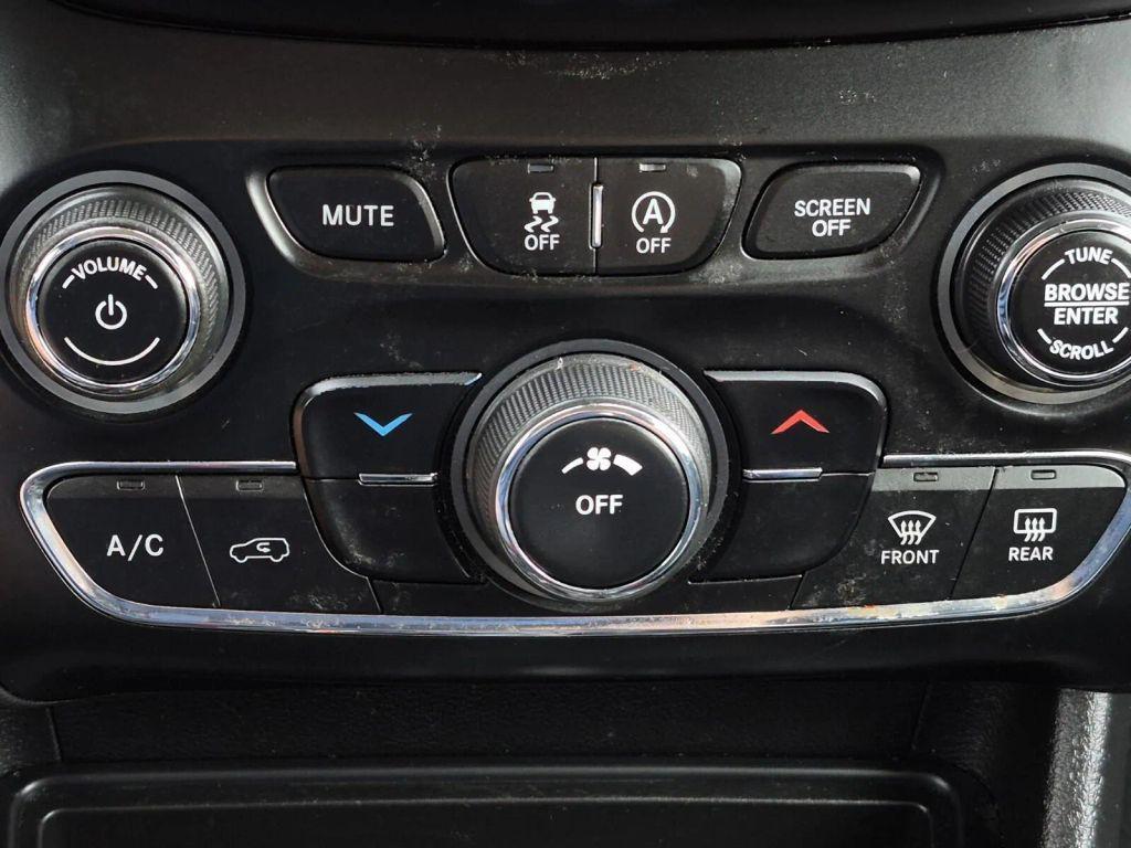 used 2021 Jeep Cherokee car, priced at $15,995