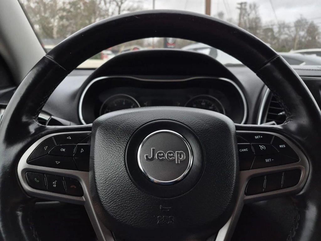 used 2021 Jeep Cherokee car, priced at $15,995