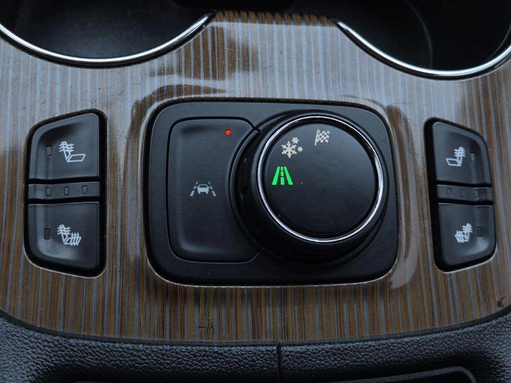 used 2022 GMC Acadia car, priced at $19,995