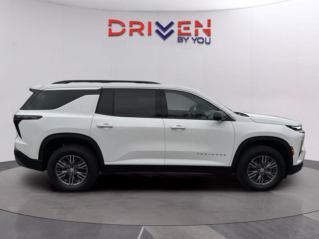 new 2026 Chevrolet Traverse car, priced at $44,829
