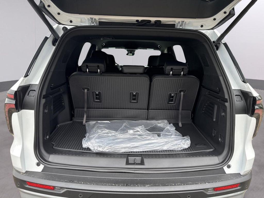 new 2026 Chevrolet Traverse car, priced at $44,829