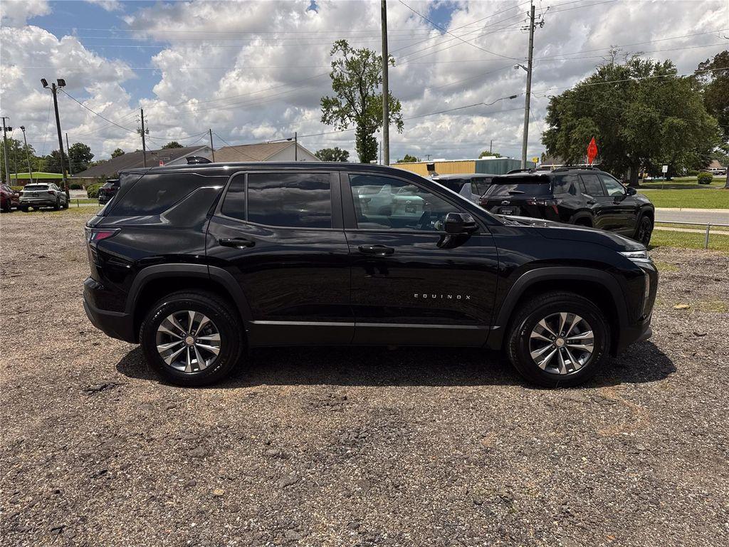 new 2026 Chevrolet Equinox car, priced at $32,215