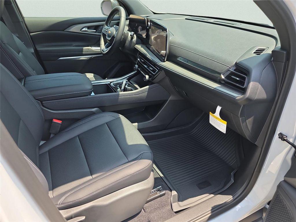 new 2026 Chevrolet Traverse car, priced at $45,966