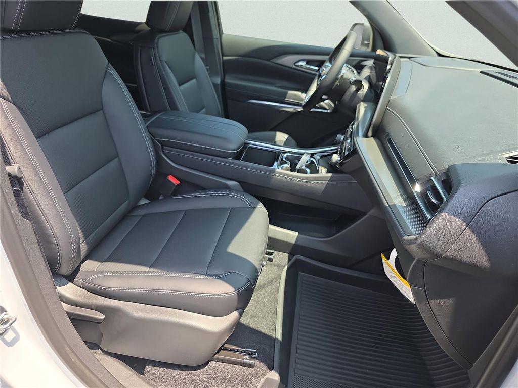 new 2026 Chevrolet Traverse car, priced at $45,966