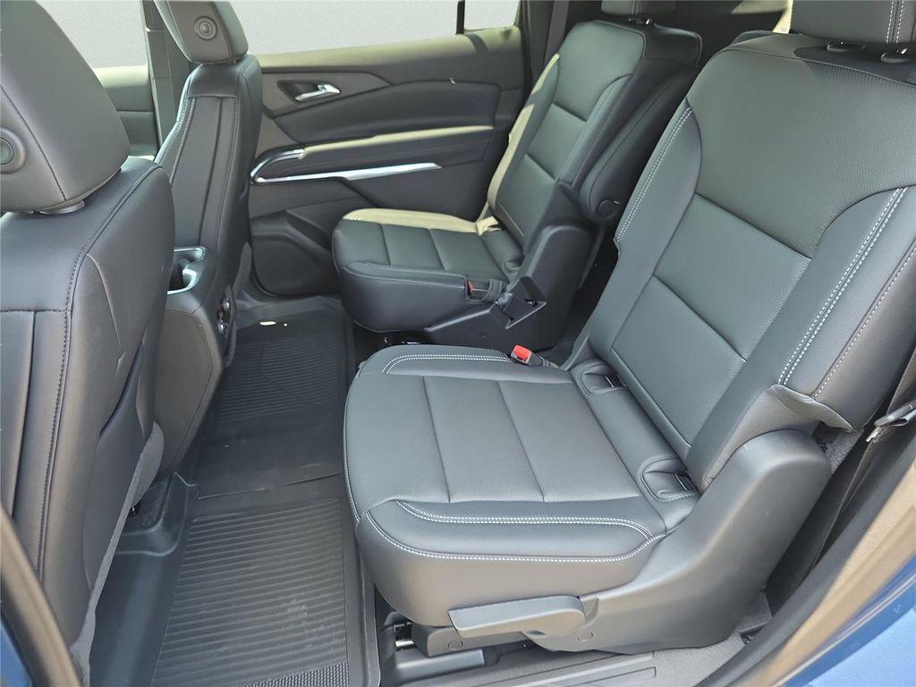 new 2026 Chevrolet Traverse car, priced at $46,011
