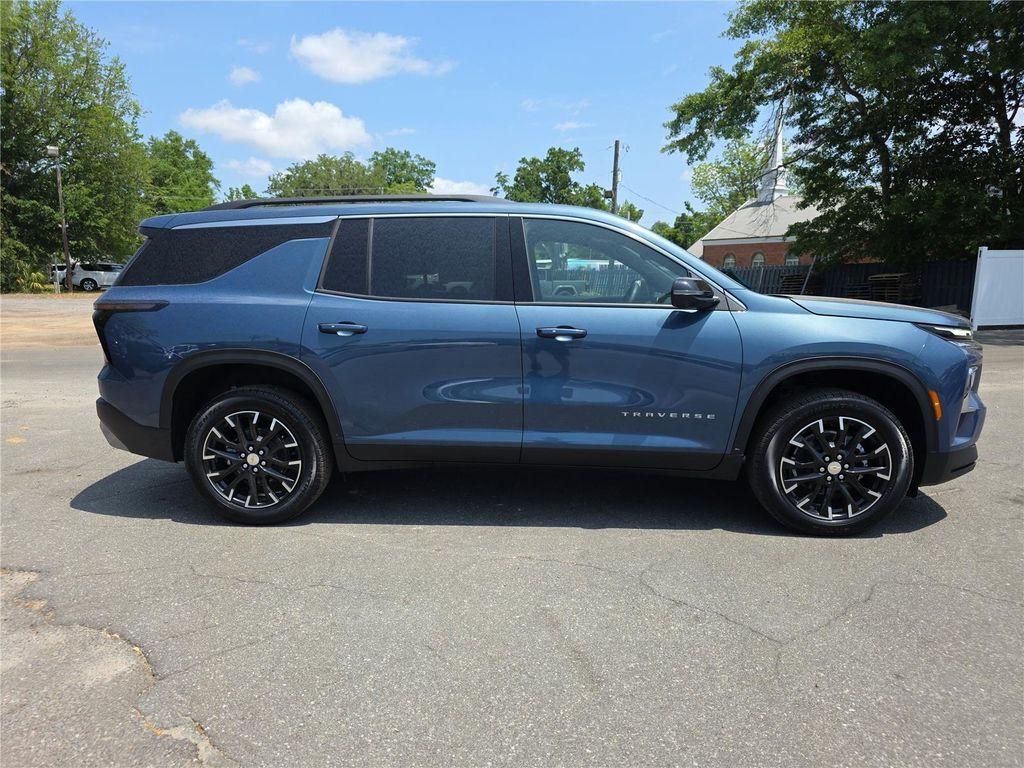 new 2026 Chevrolet Traverse car, priced at $45,111