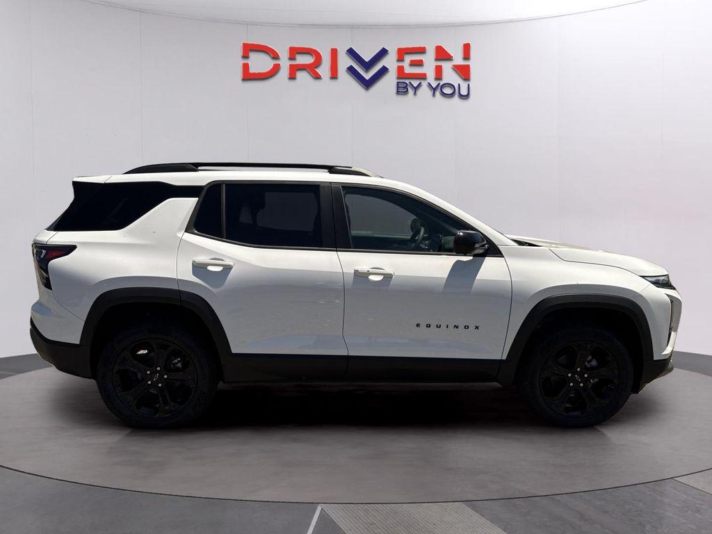 new 2026 Chevrolet Equinox car, priced at $33,261
