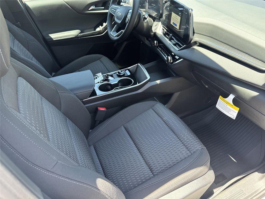new 2026 Chevrolet Equinox car, priced at $33,261