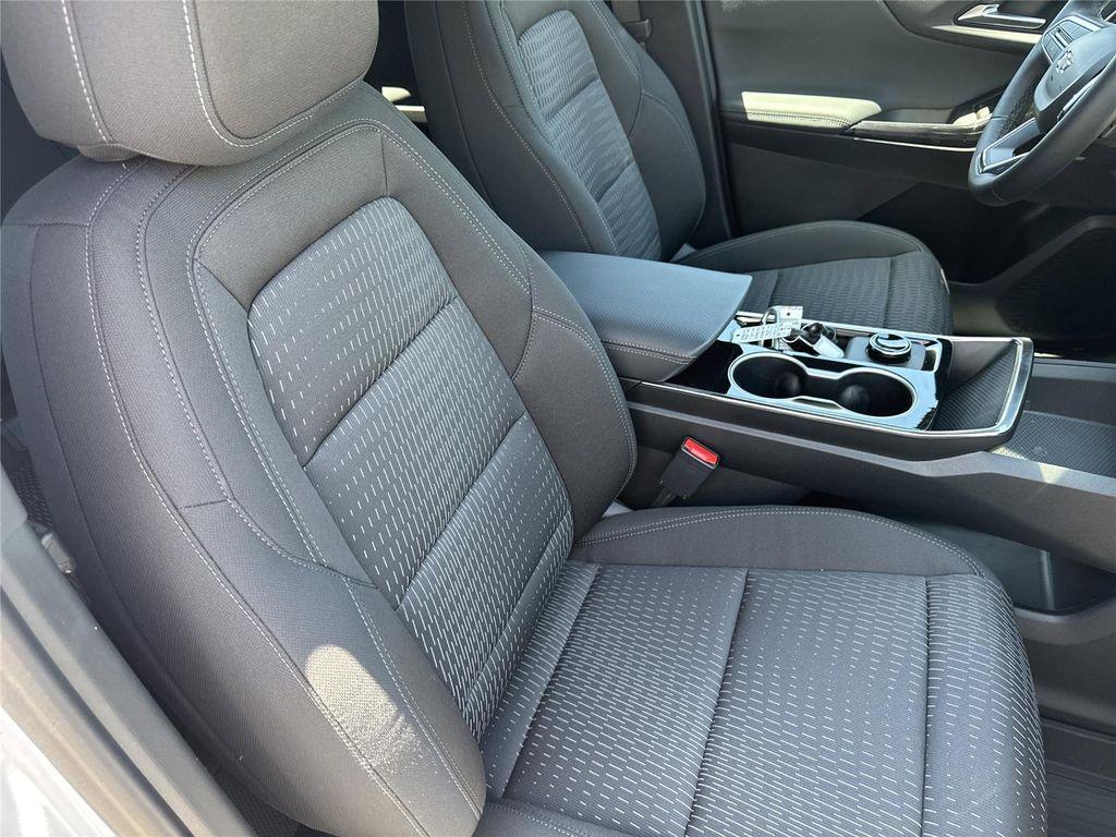 new 2026 Chevrolet Equinox car, priced at $33,261