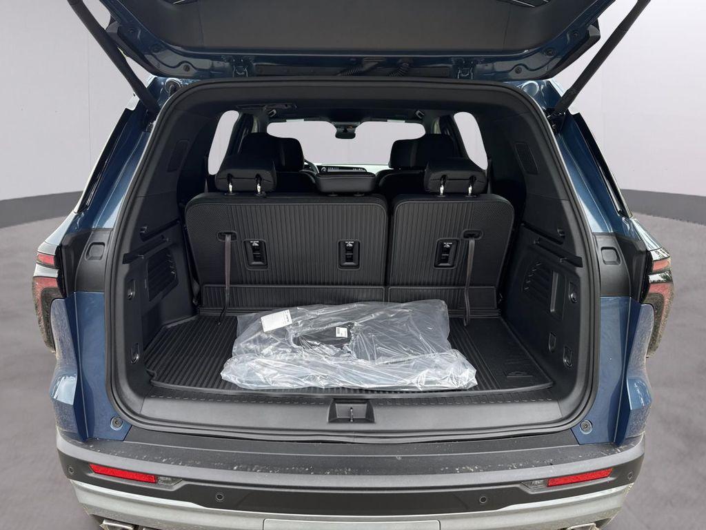 new 2026 Chevrolet Traverse car, priced at $44,829