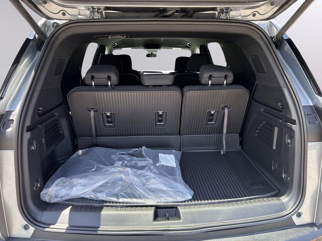 new 2026 Chevrolet Traverse car, priced at $42,837