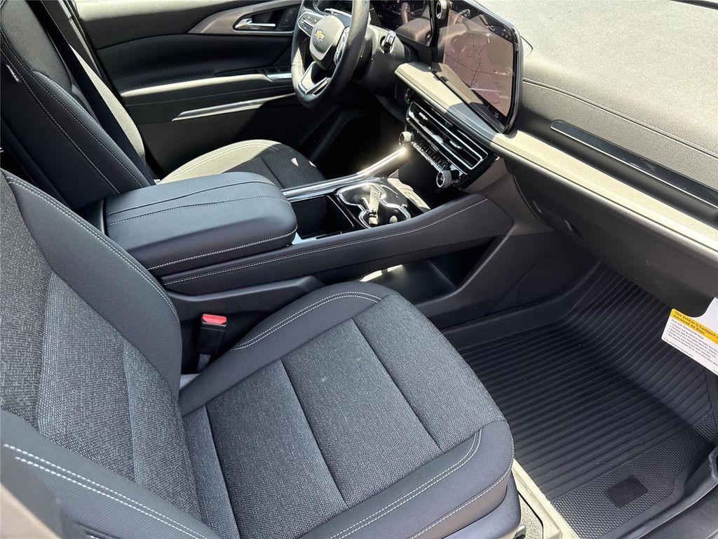 new 2026 Chevrolet Traverse car, priced at $42,837