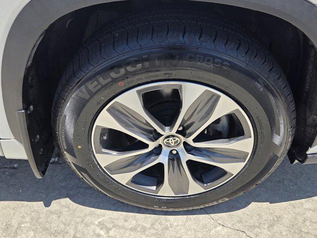used 2023 Toyota Highlander car, priced at $30,398