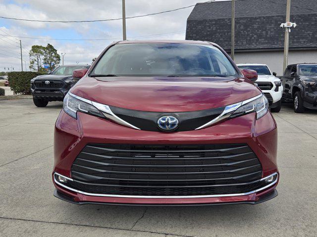 used 2022 Toyota Sienna car, priced at $31,598