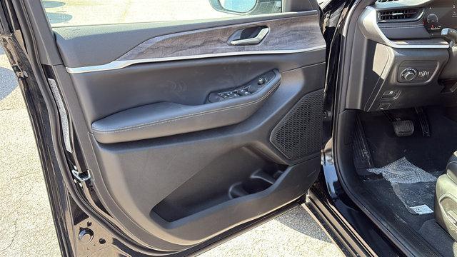 new 2026 Jeep Grand Cherokee car, priced at $49,170