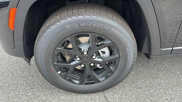 new 2025 Jeep Grand Cherokee car, priced at $44,500