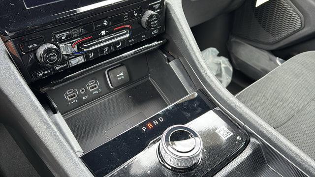 new 2025 Jeep Grand Cherokee car, priced at $44,500