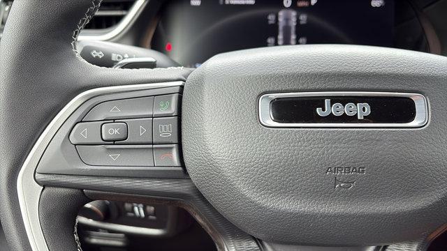 new 2025 Jeep Grand Cherokee car, priced at $44,500