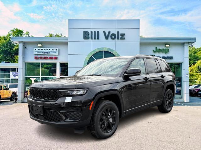 new 2025 Jeep Grand Cherokee car, priced at $45,299