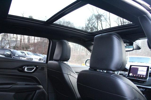 2022 Diamond Black Jeep Compass