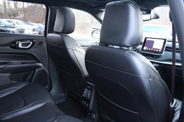 2022 Diamond Black Jeep Compass