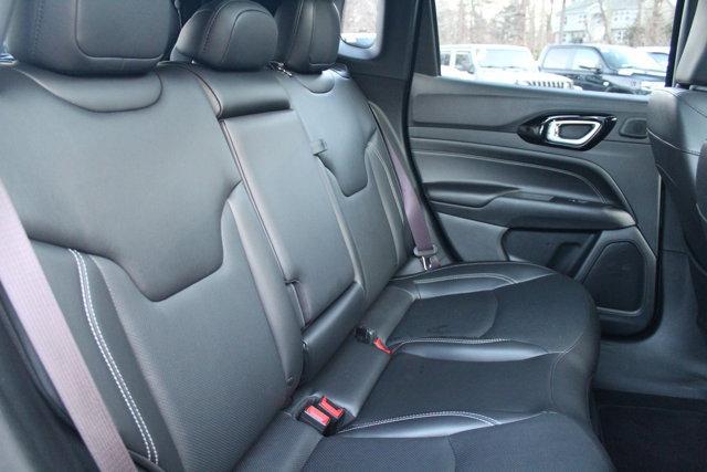 2022 Diamond Black Jeep Compass