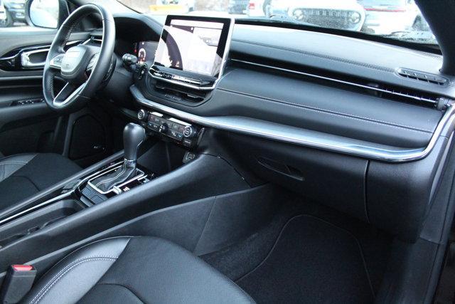 2022 Diamond Black Jeep Compass