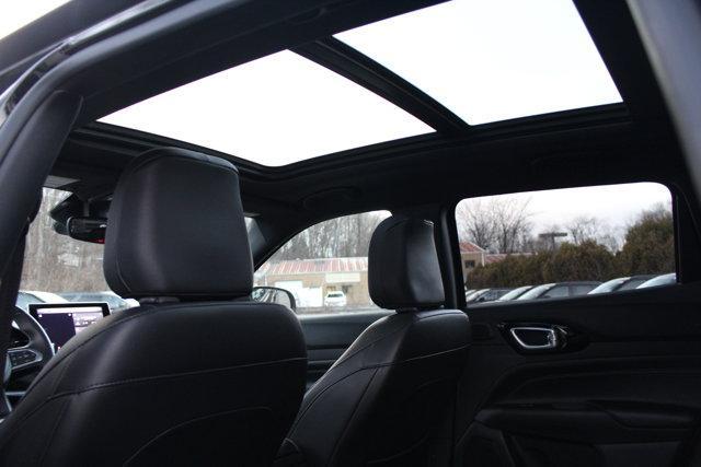 2022 Diamond Black Jeep Compass